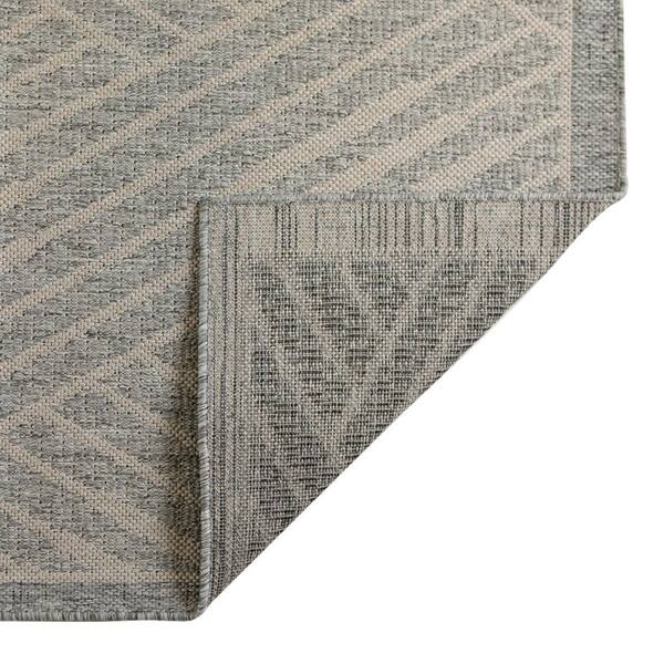 Gray 9 ft. x 12 ft. Loomed Geometric Polypropylene Rectangle Indoor/Outdoor Area Rug