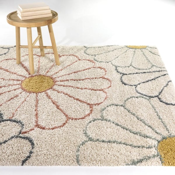 Sara Cream 5 ft. x 7 ft. Floral Area Rug