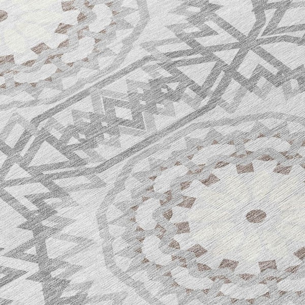 Silver, Ivory, Gray 8 ft. Round Woven Floral, Medallion Polyester Round Indoor/Outdoor Area Rug