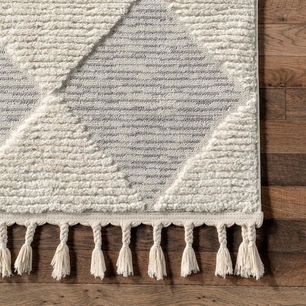 nuLOOM Aylin Diamond Tasseled Off White 10 ft. x 14 ft. Indoor