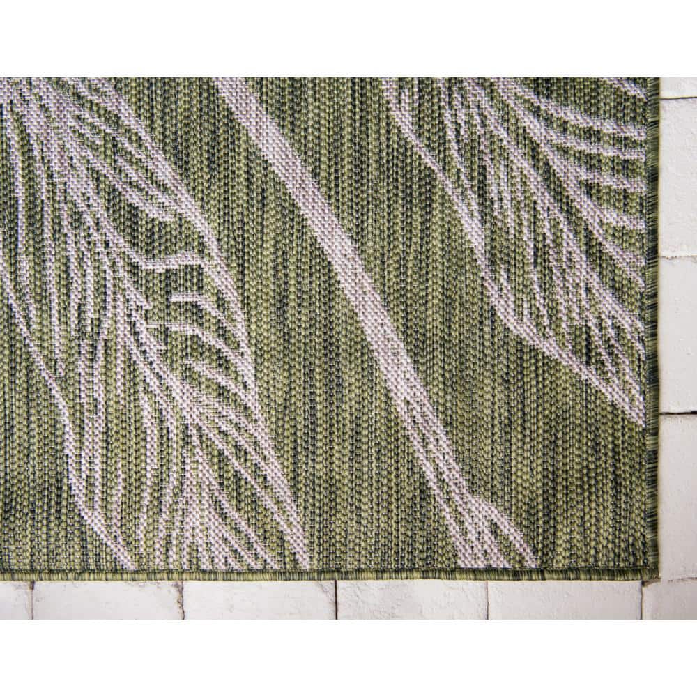 Botanical Green and Ivory Synthetic Outdoor Area Rug, 7' x 10'