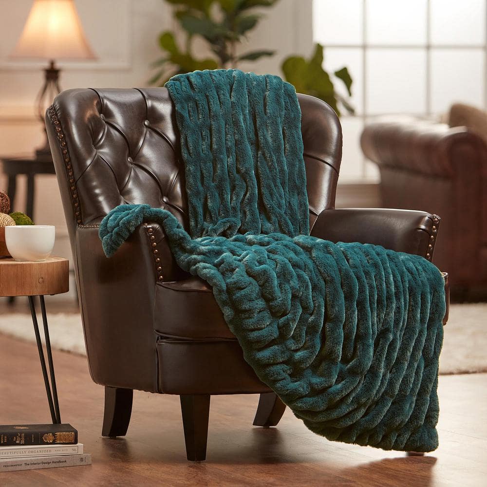 Chanasya Ruched Royal Faux Fur Throw Blanket - Fuzzy Plush Elegant Blanket for Sofa Chair Couch and Bed with Reversible Velvet Blanket (50x65 Inches) Teal
