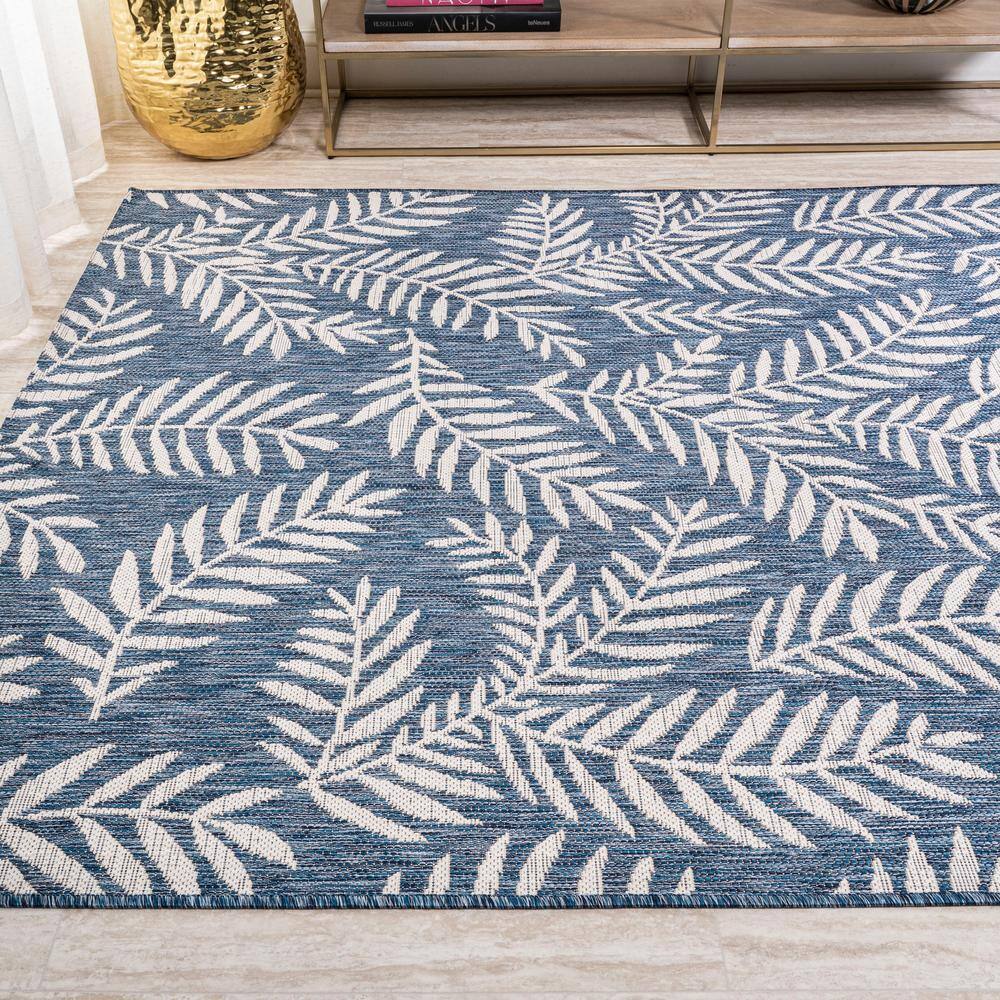 5' x 8' Navy and Ivory Palm Frond Indoor/Outdoor Area Rug