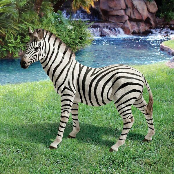 【3月期間限定特価】3Dアート　ZEBRAHUHN Design Toscano 21 in. H Zora the Zebra Statue JQ6240 - The