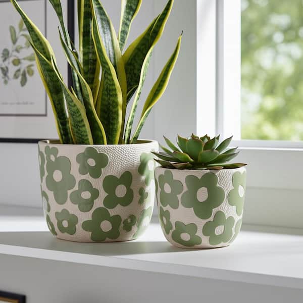 Liv & Skye 7 in. and 9 in. Light Green Ceramic Flower Power