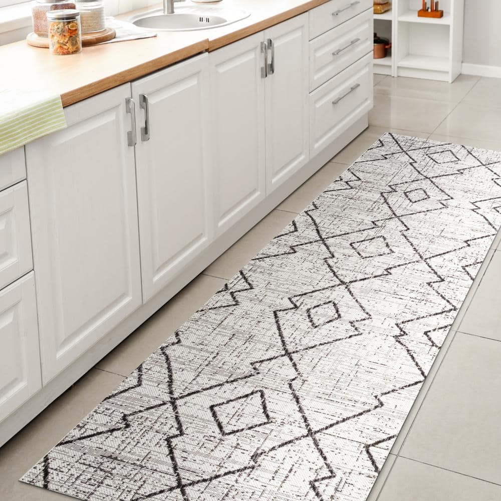 Ivory/Black Synthetic Diamond Trellis Handmade Area Rug
