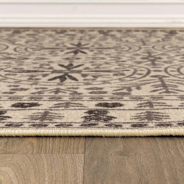World Rug Gallery Traditional Folk Floral Ivory Cream Power Loomed Indoor 2 ft. x 3 ft. Area Rug