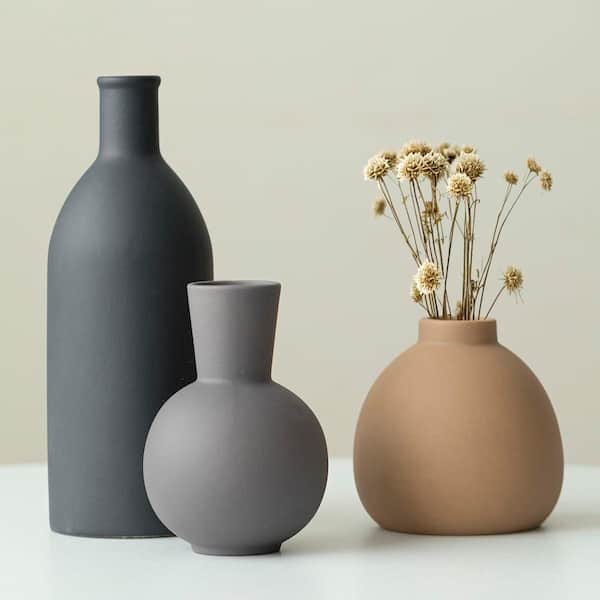 Benjara Bold Floral Blue and White Finish Ceramic Impressive