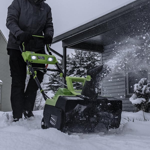 4.0AH Battery & Charger Included Earthwise SN74022 22-Inch 40-Volt Cordless Electric Snow Thrower 
