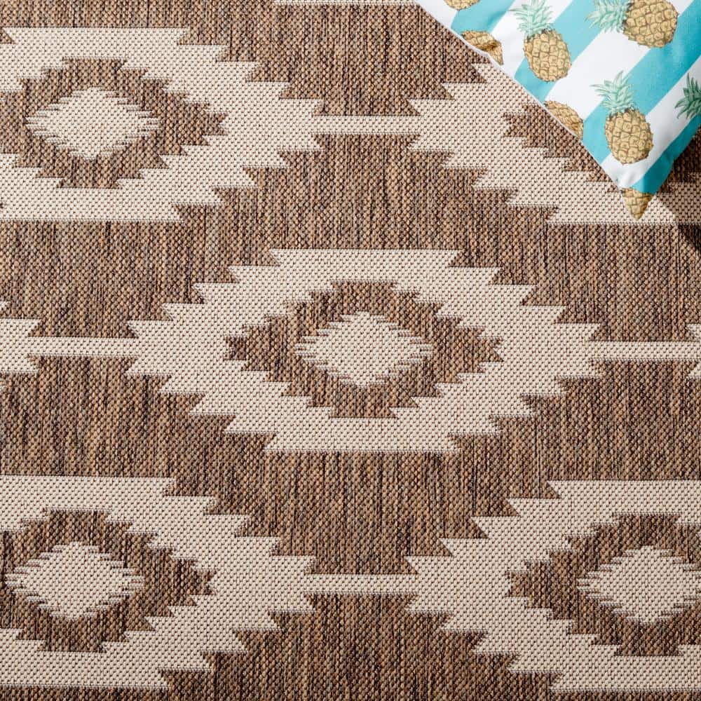 Beach House Cream Beige Synthetic Non-slip Area Rug 2' 2" x 4'