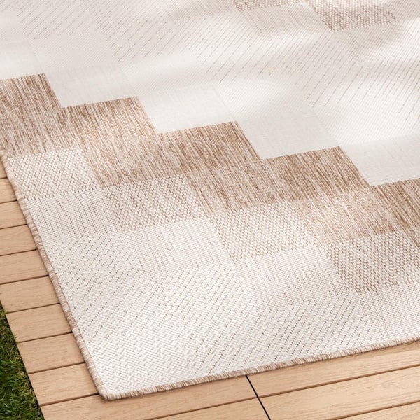 Patio Country Beige 5 ft. x 7 ft. Ombre Chevron Polypropylene Indoor/Outdoor Area Rug
