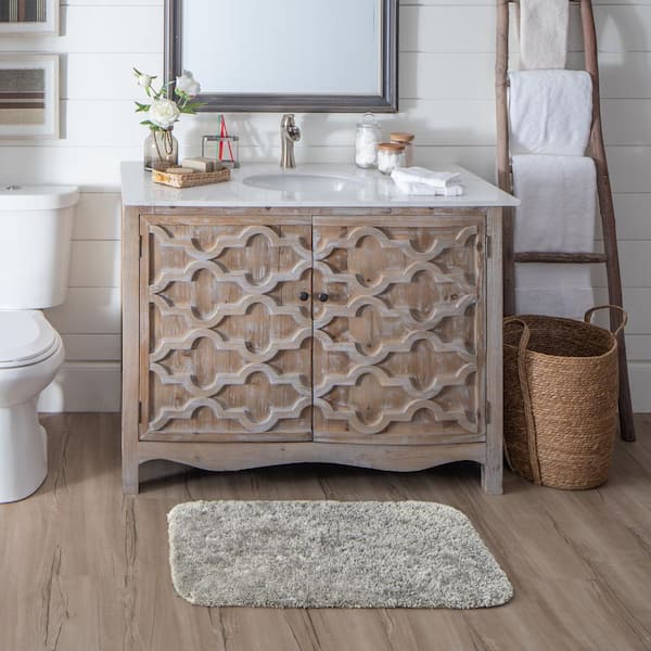 Bridgetown Plush 20 in. x 34 in. Silver Solid Polyester Rectangle Machine Washable Bath Mat