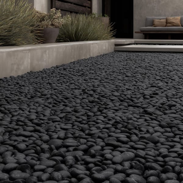 Polished Black 0.5 cu. ft . per Bag (0.25 in. to 0.75 in.) Bagged Landscape Pebbles (1 Bag/0.5 cu. ft.)