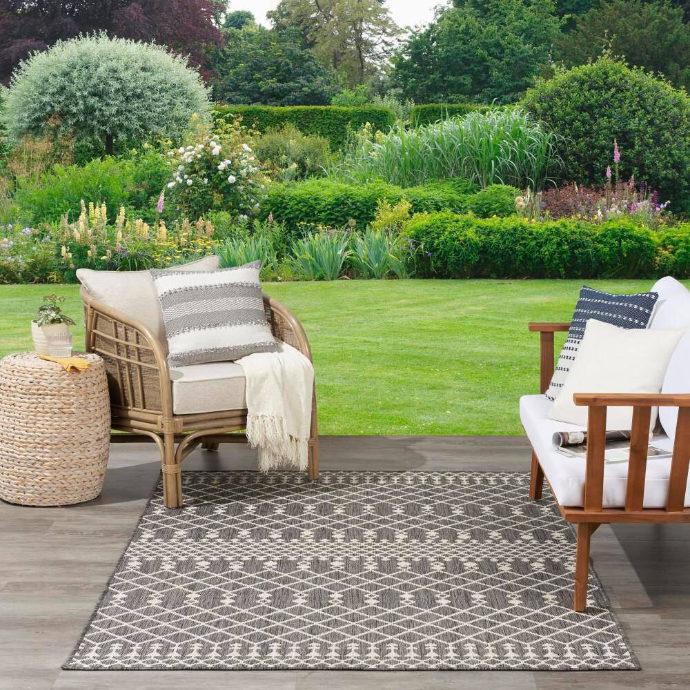 Charcoal Moroccan Trellis Flatweave 4' x 6' Outdoor Rug