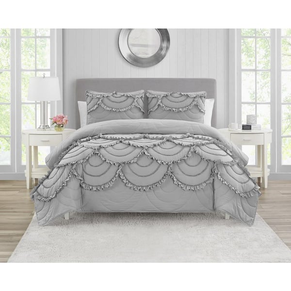 DESIGN STUDIO Scallop Ruffle Grey 3-Piece Garment Washed Soft Solid Microfiber Full/Queen Quilt Set