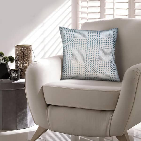 THE URBAN PORT Blue and White Aztec Minimalistic Print Handcrafted Square Cotton Accent Throw Pillow (18 in. x 18 in.) (Set of 2)