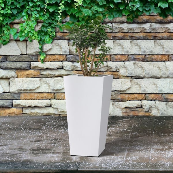 KANTE 24 in. Tall Rectangular Pure White Concrete Metal Indoor