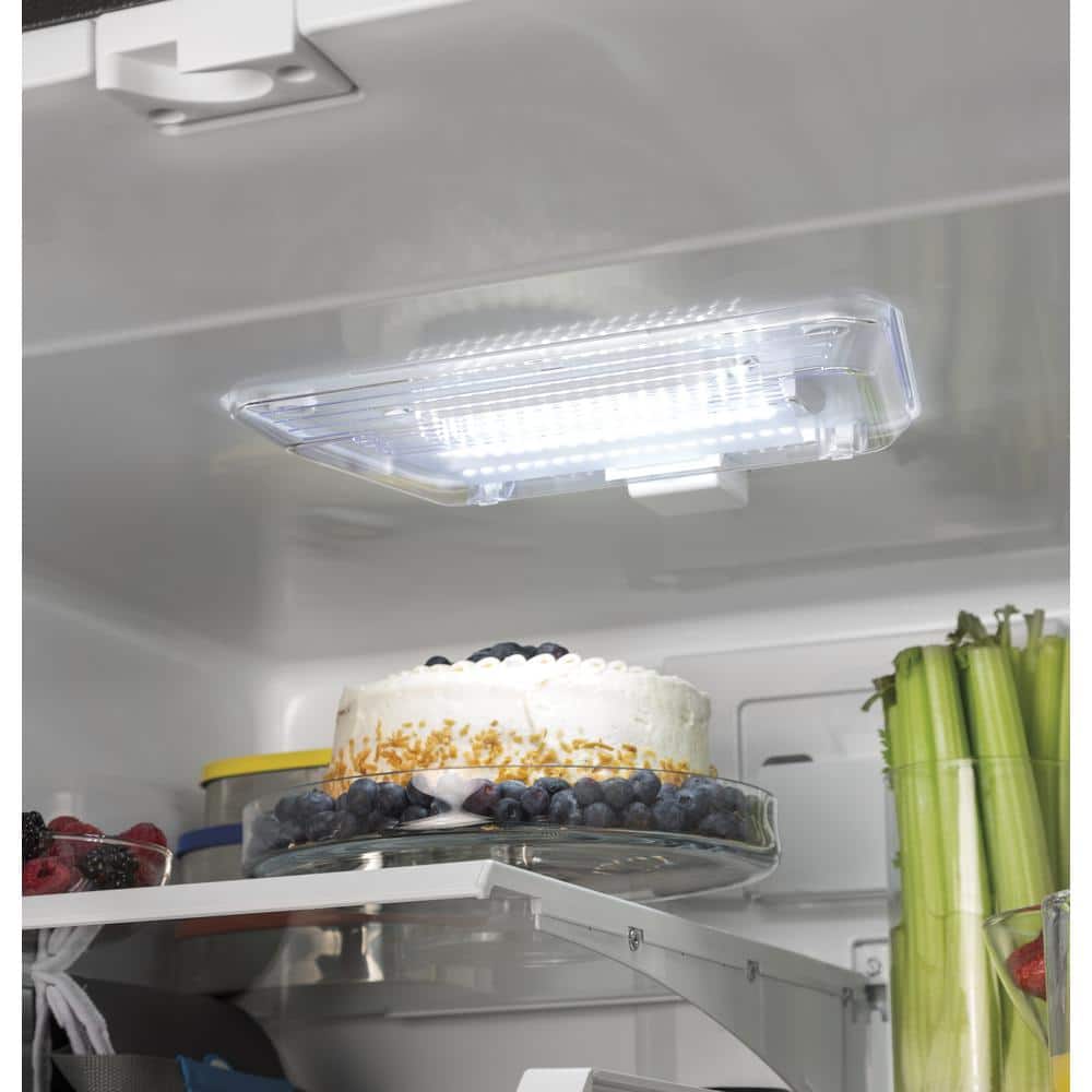 Stainless Steel 33" French Door Refrigerator with Ice Maker