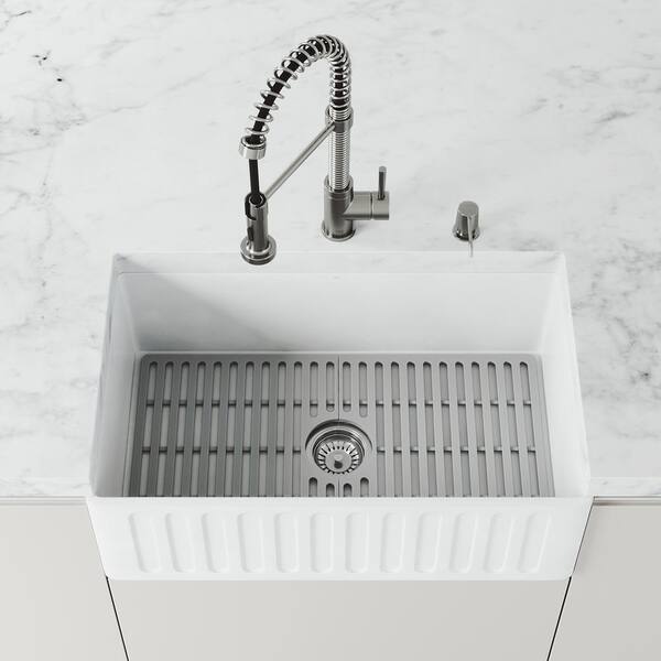 https://images.thdstatic.com/productImages/0aa2a0b2-c218-4e14-8940-e4c3a47ff7e8/svn/vigo-sink-grids-vgsg3018-c3_600.jpg