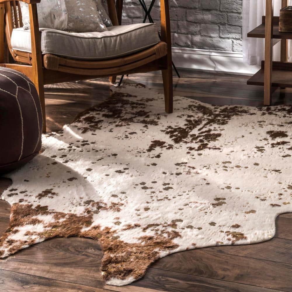Luxurious Faux Cowhide Brown 5' x 6'7" Synthetic Area Rug