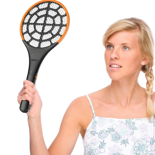 Black + Decker Electric Fly Swatter & Fly Zapper- Bug Zapper Racket Indoor  & Outdoor- Handheld, Heavy- Duty Mosquito Swatter, Battery- Powered, Non-  Toxic Safe for Humans & Pets Fly Swatters 