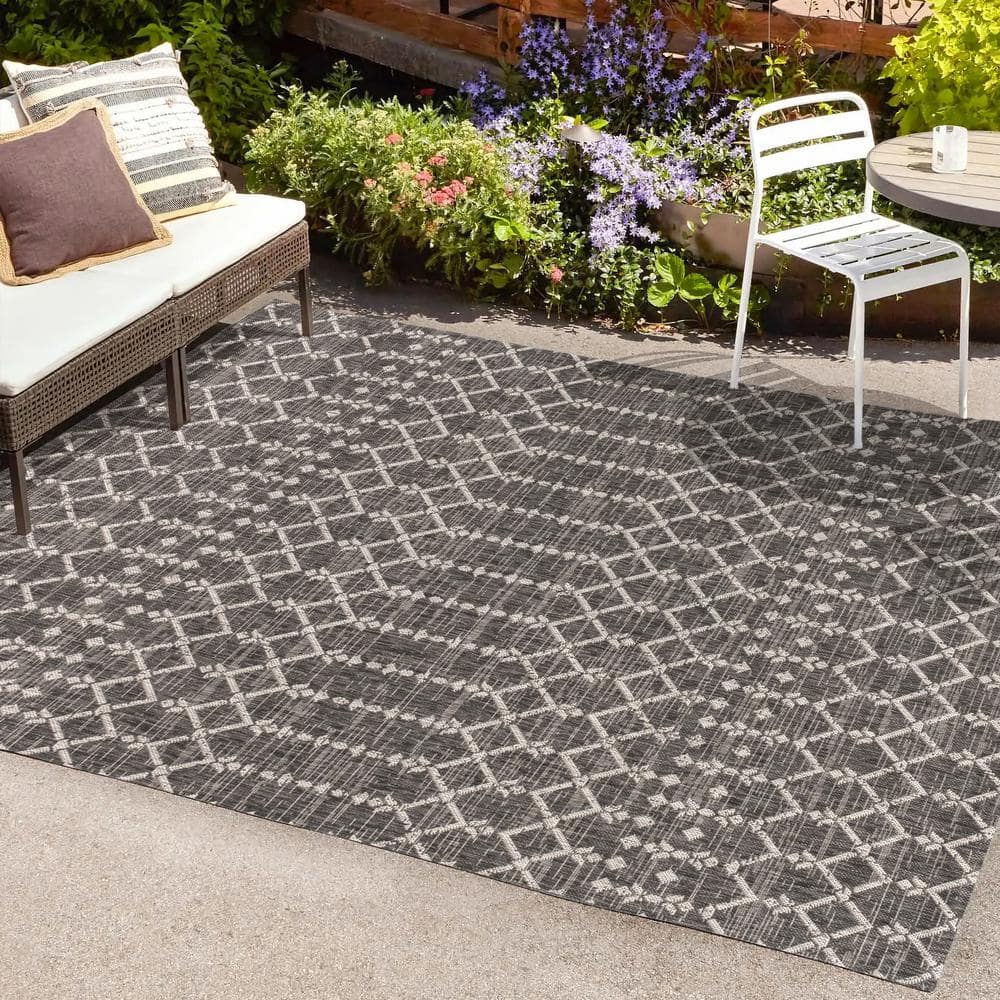 9' x 12' Black and Gray Geometric Synthetic Indoor/Outdoor Area Rug