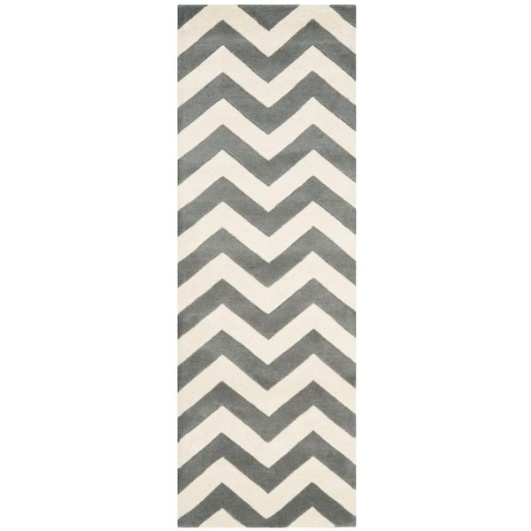 SAFAVIEH Chatham Dark Grey/Ivory 2 ft. x 13 ft. Chevron Runner Rug