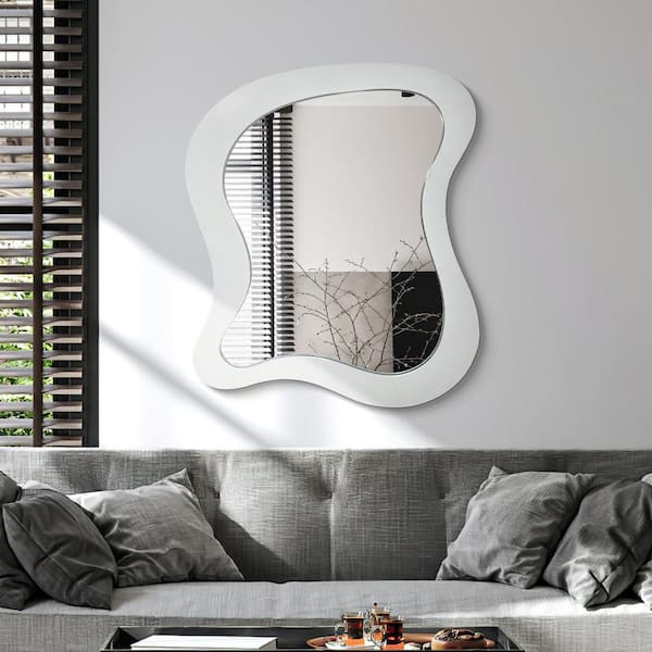 Hochwertiges 30 in. W. x 36 in. H Irregular Wavy White Wood Framed Wall Mirror Asymmetrical Decorative Wall Mirror