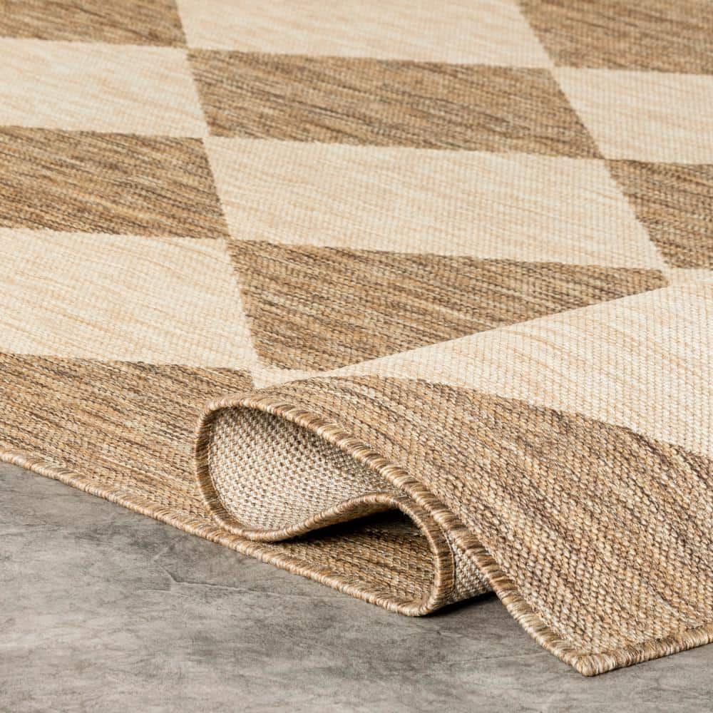 Sabina Brown and Beige Synthetic Diamond Trellis Indoor/Outdoor Area Rug