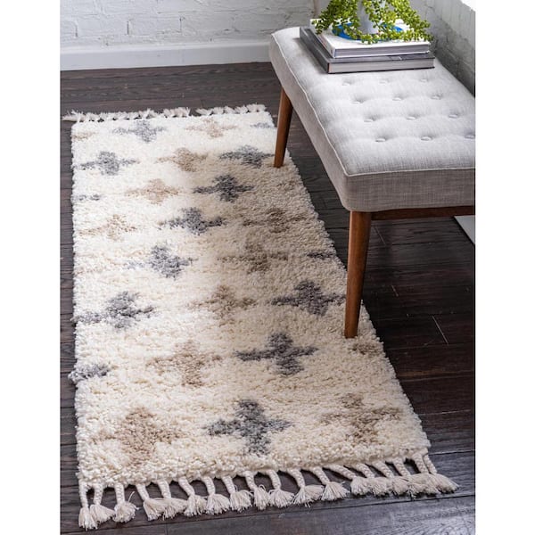 Hygge Shag Positive Ivory 2 ft. 7 in. x 8 ft. 2 in. Runner Rug