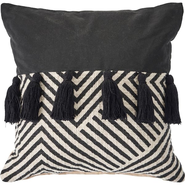 Unbranded Trendy Black / White 20 in. x 20 in. Chevron Cotton Standard Indoor  Throw Pillow
