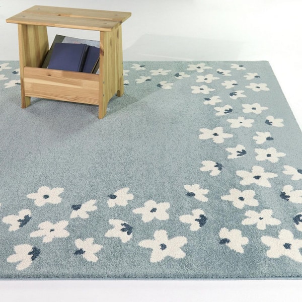 Ada Light Blue 5 ft. 3 in. x 7 ft. Kids Floral Area Rug