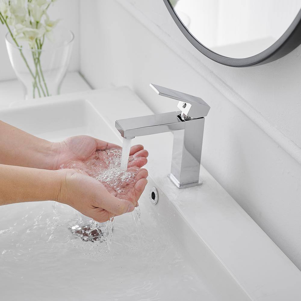 Polished Chrome Single-Handle Low-Arc Bathroom Faucet