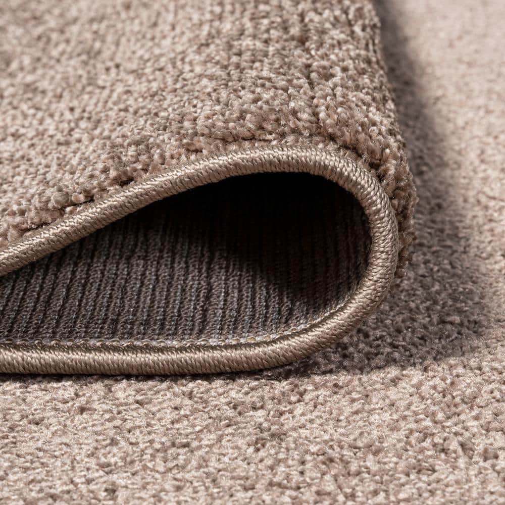Brown Synthetic Low-Pile Reversible Area Rug, 4' x 6'