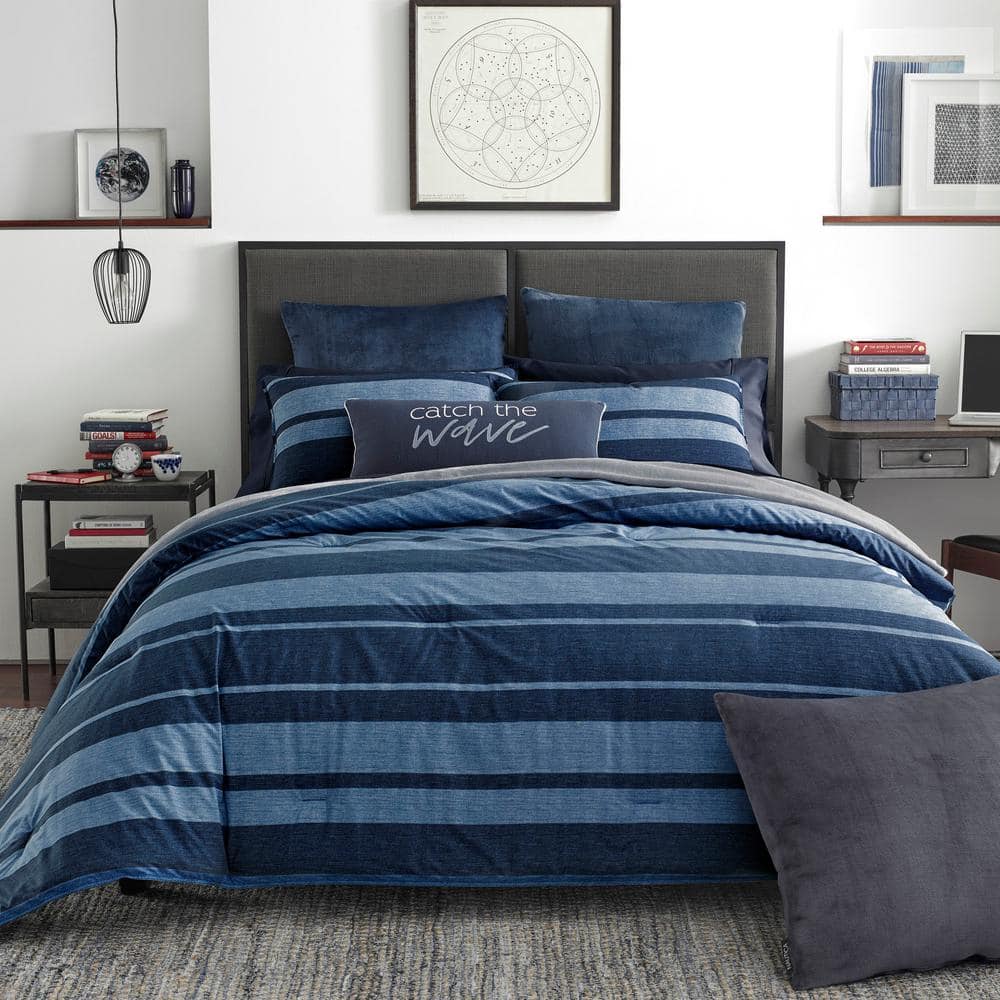 Bali Bliss Twin Reversible Cotton Comforter Set in Navy