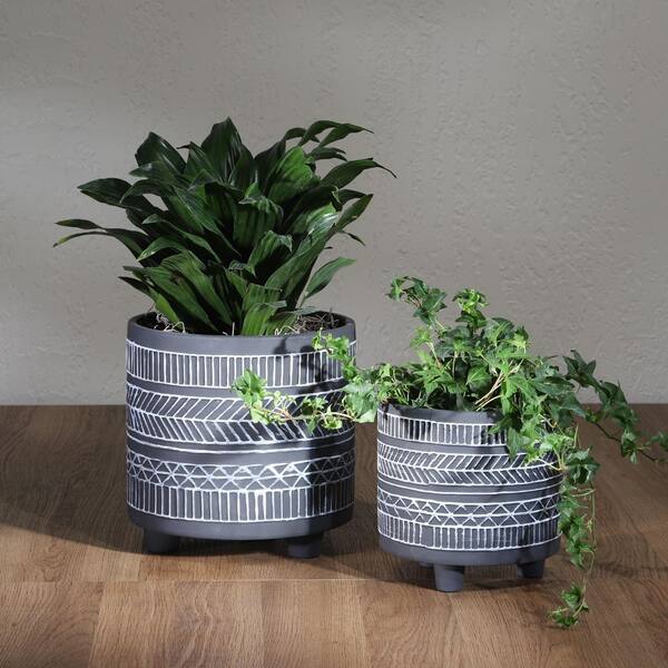 GOGEXX Set of 2 6/8 in. Black Ceramic Fluted Planters with Frost