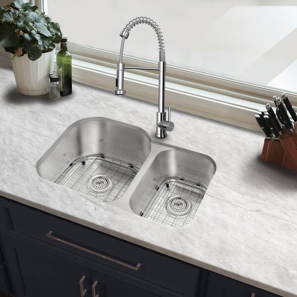 CHESHIRE 32 in. Undermount 70/30 Double Bowl 18 Gauge Stainless