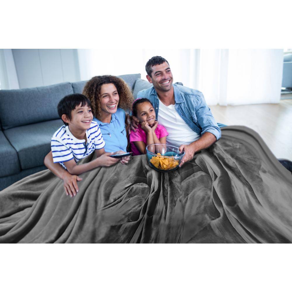 https://images.thdstatic.com/productImages/0b638c8f-a049-46b8-9053-d17ef9d21bb3/svn/slate-gray-the-northwest-group-throw-blankets-1gen628000003edc-c3_1000.jpg