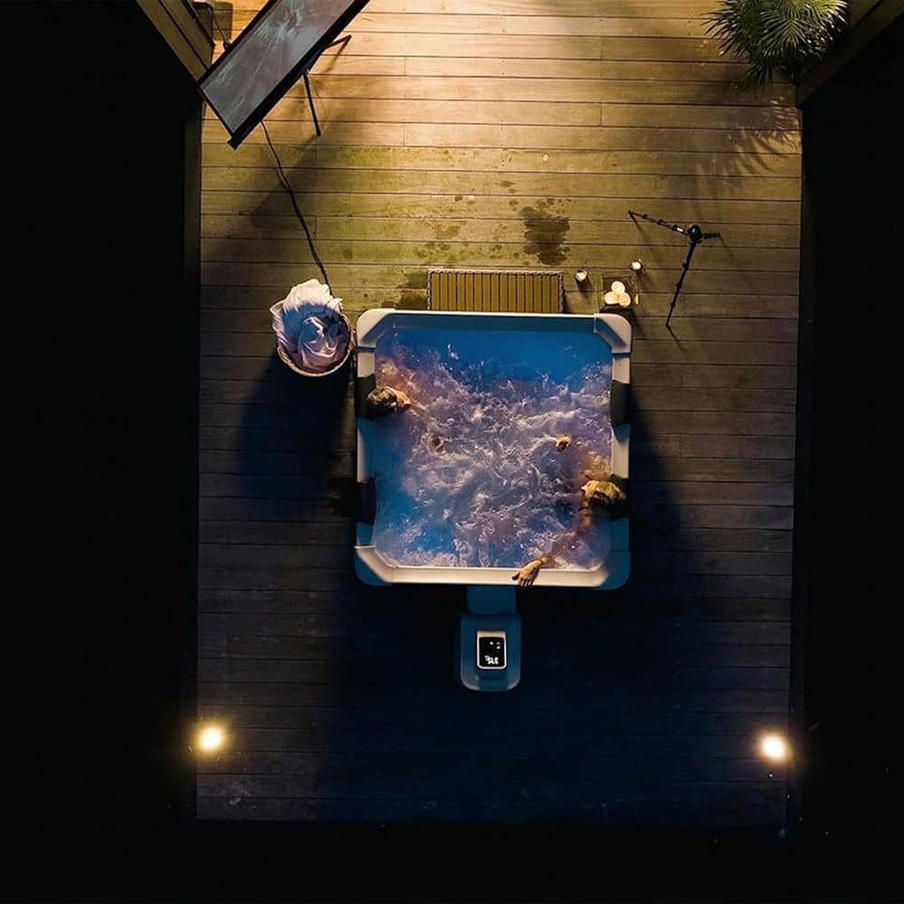 Oslo 6-Person Square Black and White Hydro Massage Hot Tub