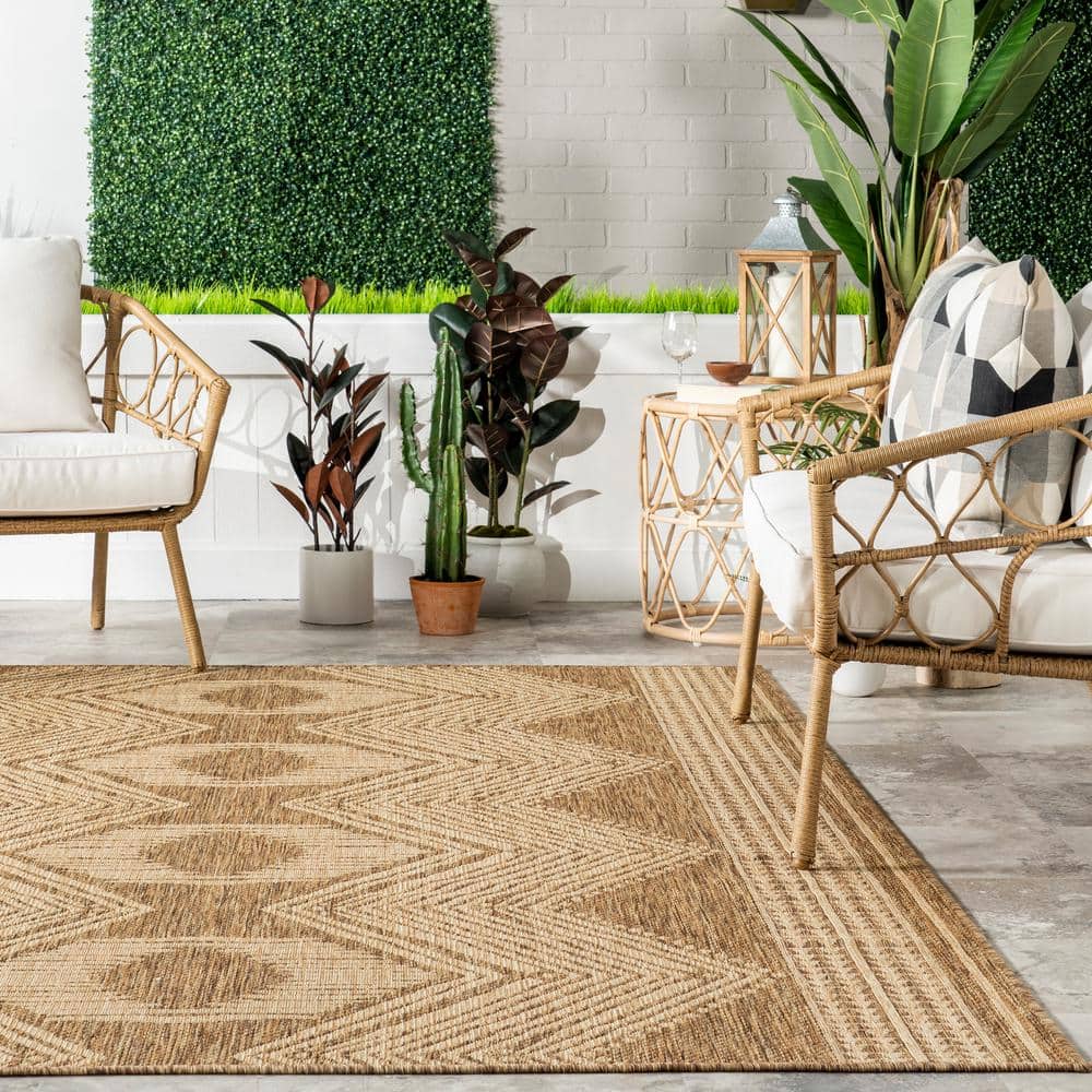 Casual Bohemian Light Brown Tribal 5x8 ft Indoor/Outdoor Rug