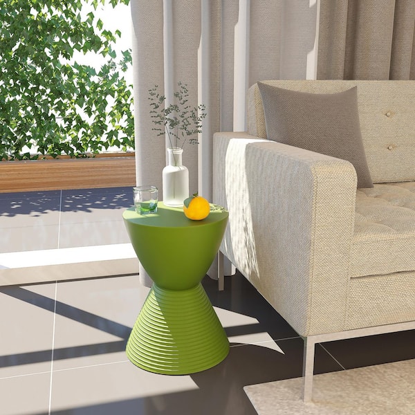 Leisuremod Boyd 11.75 in. W Green Modern Round Plastic Accent Contemporary Lightweight Side End Table