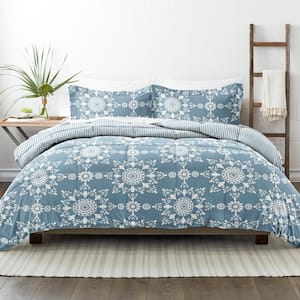 3-Piece Light Blue Daisy Medallion Pattern Reversible Microfiber Full / Queen Down-Alternative Comforter Set