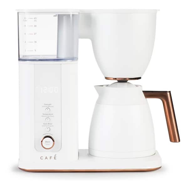 https://images.thdstatic.com/productImages/0b9fdf1c-98aa-426b-a3e2-c5e0b40373c0/svn/matte-white-cafe-drip-coffee-makers-c7cdaas4pw3-64_600.jpg