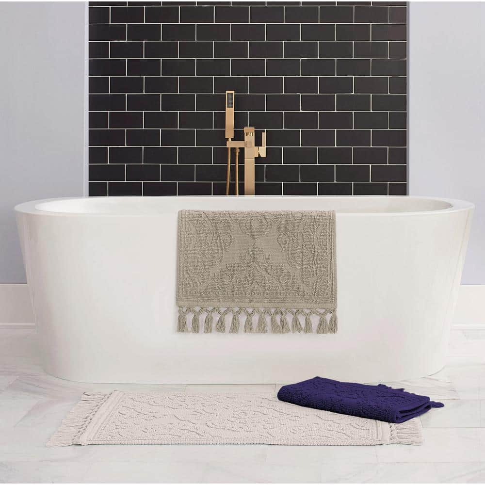 Ricardo Dark Gray Cotton Fringe Bath Rug 21 x 41 in