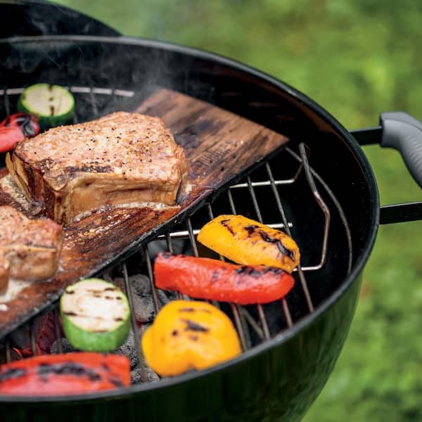 Original Kettle 18 in. Charcoal Grill in Black with Grill Cover and iGrill Mini Thermometer