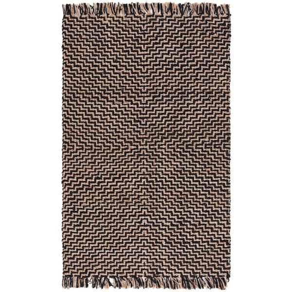Natural Fiber 4 ft. x 6 ft. Black/Natural Chevron Area Rug