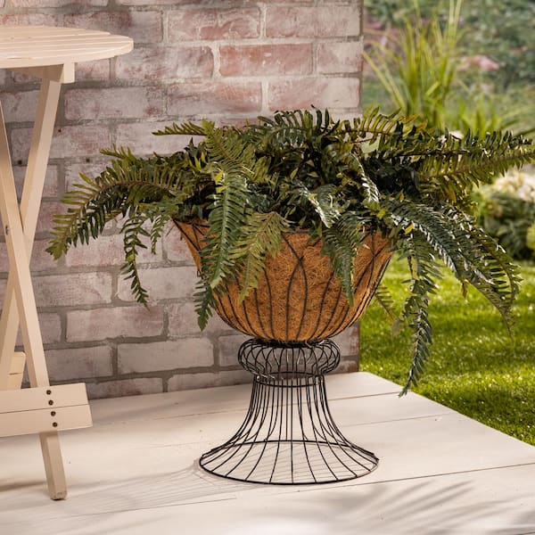 large planters with ivy pedestal