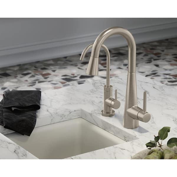 Sleek Single-Handle Pull-Down Sprayer Bar Faucet Featuring Reflex and Power Clean in Spot Resist Stainless Steel