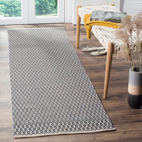 Montauk Ivory/Navy 2 ft. x 18 ft. Interlaced Multi-Diamond Geometric Runner Rug