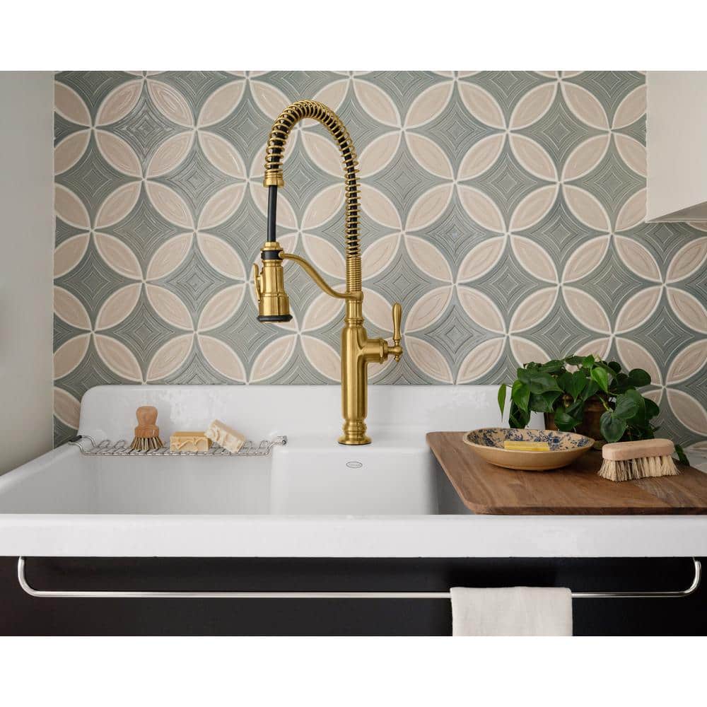 Matte Black Semi-Professional Kitchen Faucet with Pull-Down Spray